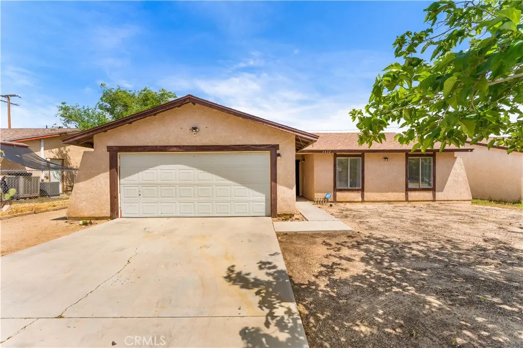 3472 Roxbury, Rosamond, CA — listing photo 1