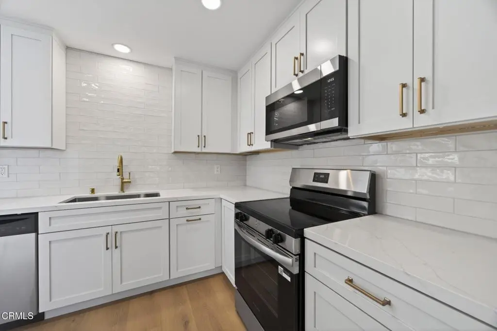 151 W Bay Boulevard, Port Hueneme, CA — listing photo 1