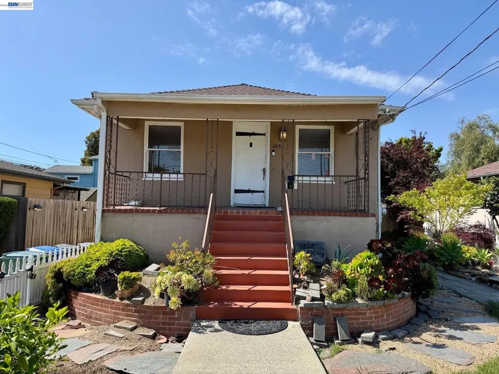 Single Family Residence for sale at 1033 Fountain St, Alameda, CA featuring 3 beds and 2 baths