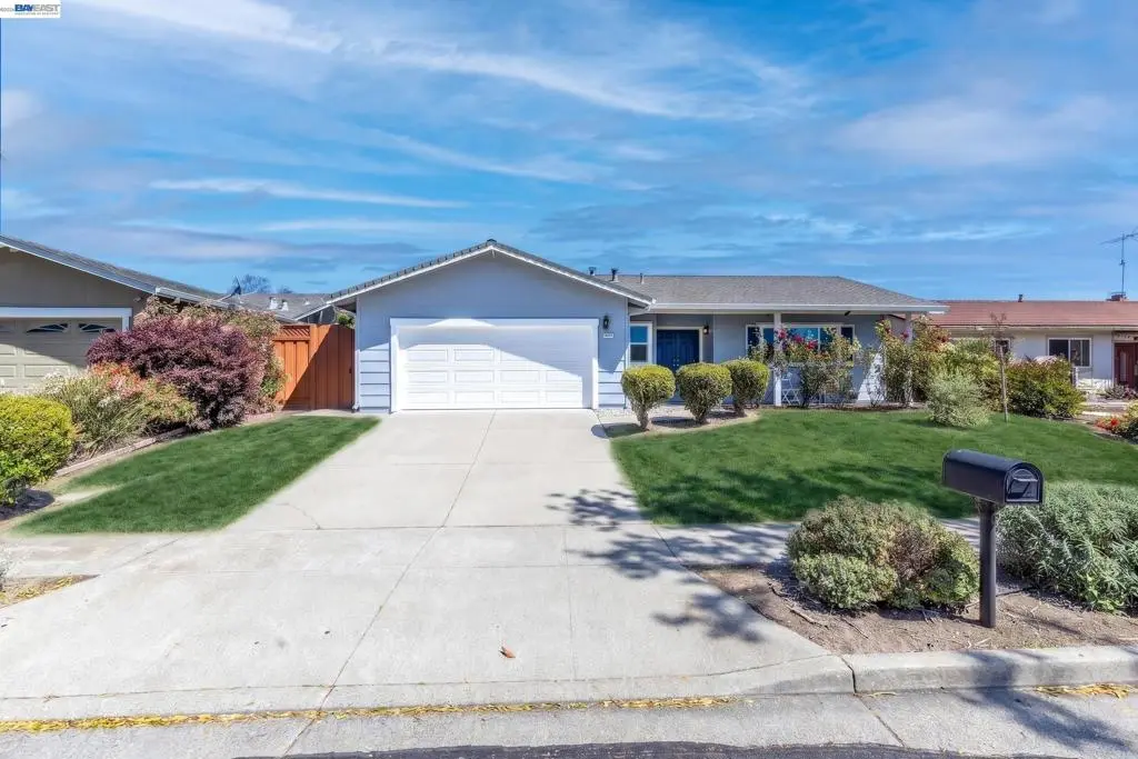 Single Family Residence for sale at 38475 Jacaranda Dr, Newark, CA featuring 4 beds and 3 baths