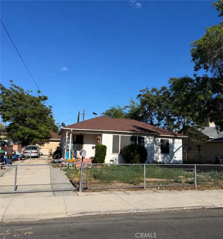 Single Family Residence for sale at 346 S Thompson Street, Hemet, CA featuring 2 beds and 2 baths