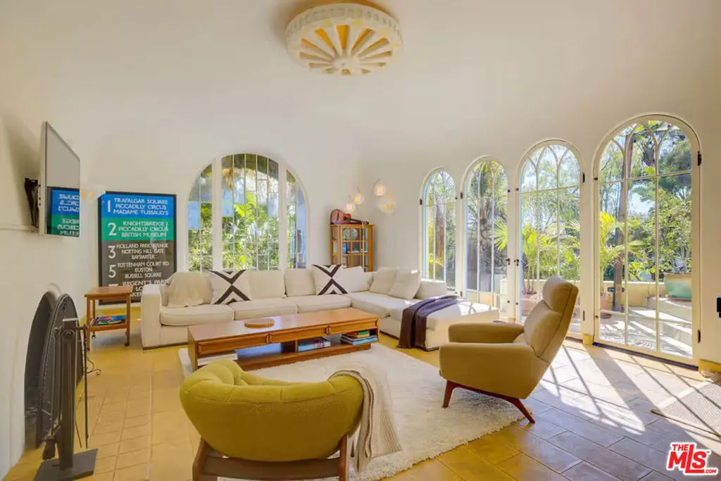 Single Family Residence for rent at 4778 Cromwell Avenue, Los Angeles, CA featuring 3 beds and 3 baths