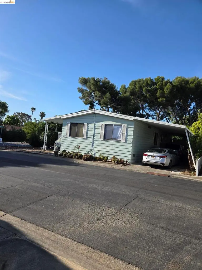Manufactured In Park for sale at 95 Diana Way, Antioch, CA featuring 3 beds and 2 baths