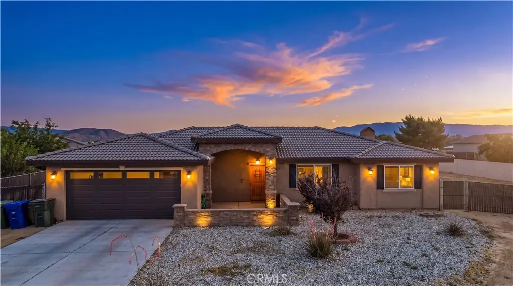 12833 Algonquin, Apple Valley, CA — listing photo 1