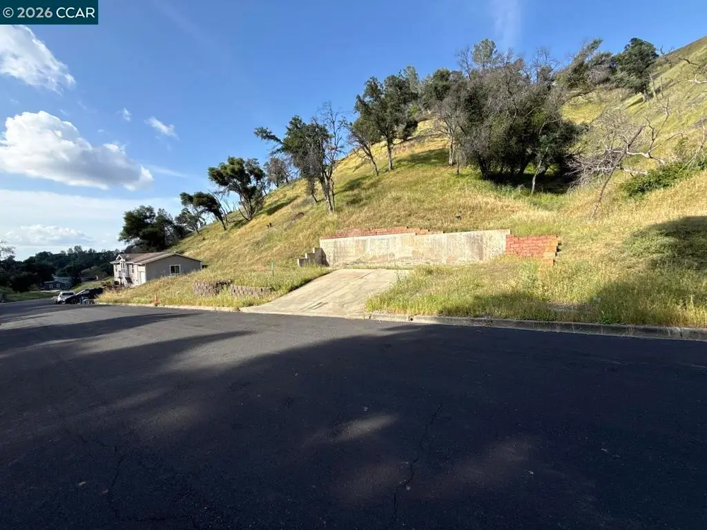 1090 Arroyo Grande Dr, Napa, CA — listing photo 1