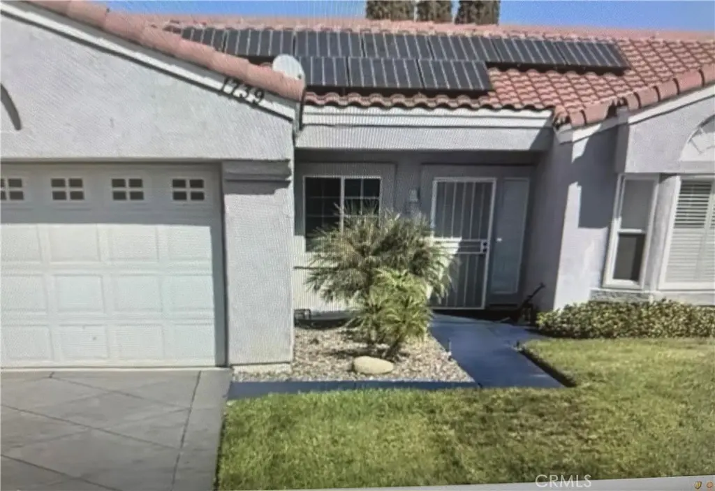 1739 E Avenue R6, Palmdale, CA — listing photo 1
