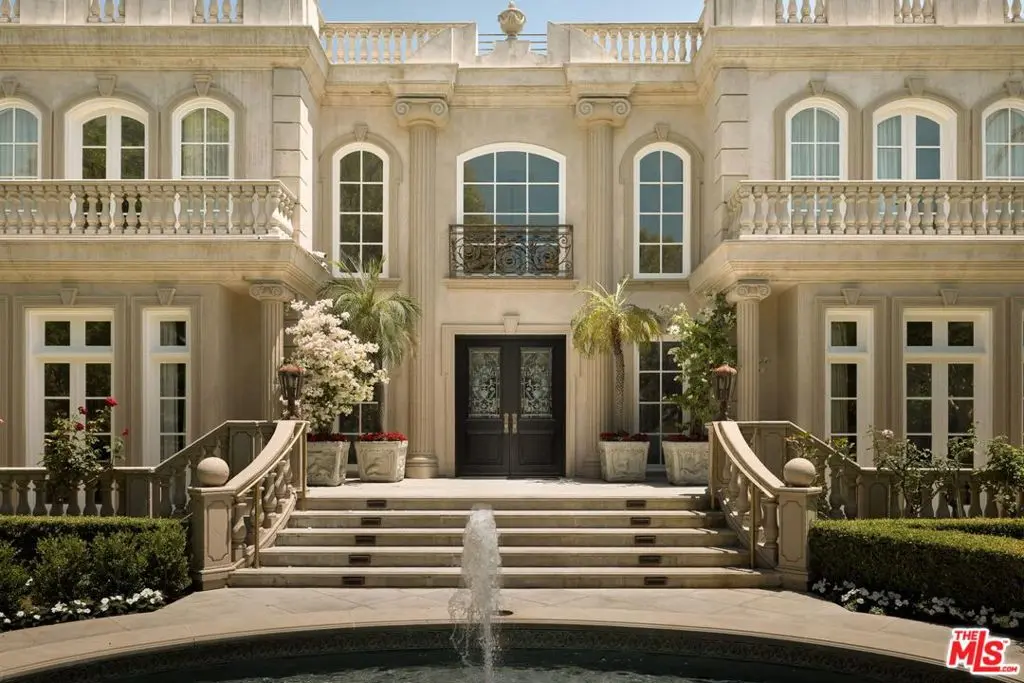 Residential Lease for rent at 628 N Rodeo Drive, Beverly Hills, Los Angeles County, CA featuring 8 beds and 11 baths