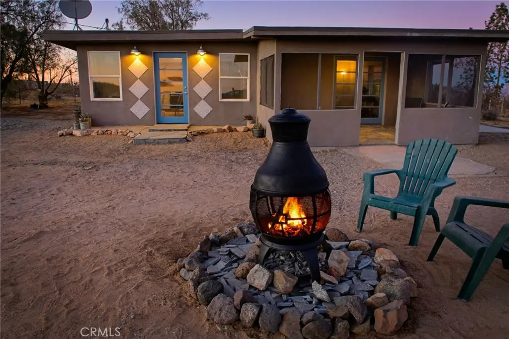 915 Dakota Lane, Landers, CA — listing photo 1