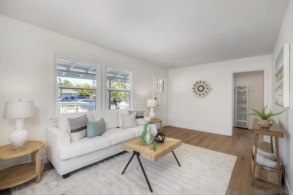 Single Family Residence for sale at 1011 Knowles Ave, Carlsbad, CA featuring 4 beds and 4 baths