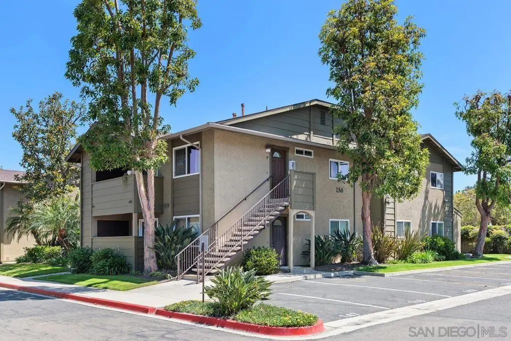 156 Avenida Descanso A, Oceanside, CA — listing photo 1