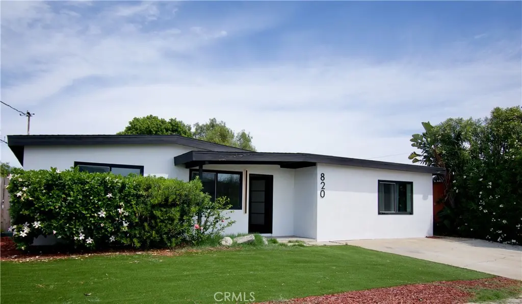 Single Family Residence for rent at 820 Iris, Imperial Beach, CA featuring 3 beds and 2 baths