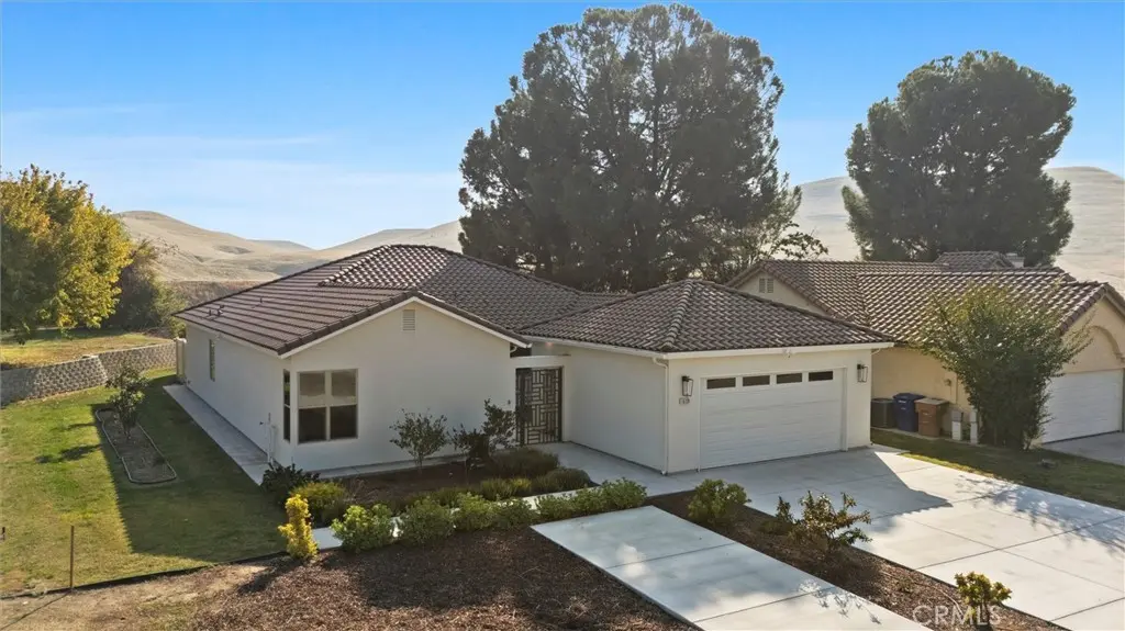 Condominium for sale at 16120 Match Pointe Court, Bakersfield, CA featuring 2 beds and 2 baths