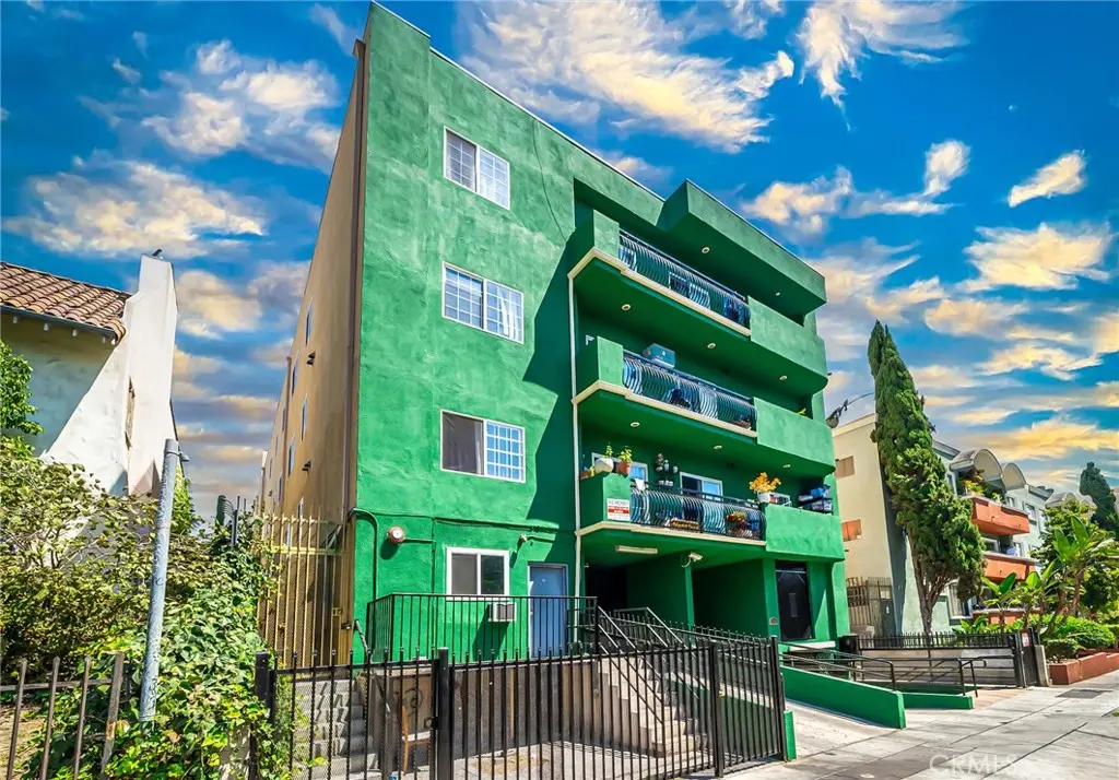Residential Lease for rent at 316 S New Hampshire 301, Los Angeles, Los Angeles County, CA featuring 2 beds and 2 baths