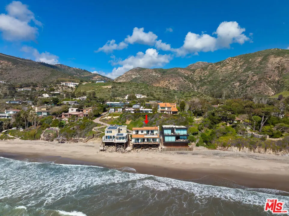 Residential Lease for rent at 31952 1/2 Pacific Coast Highway, Malibu, Los Angeles County, CA featuring 4 beds and 3 baths