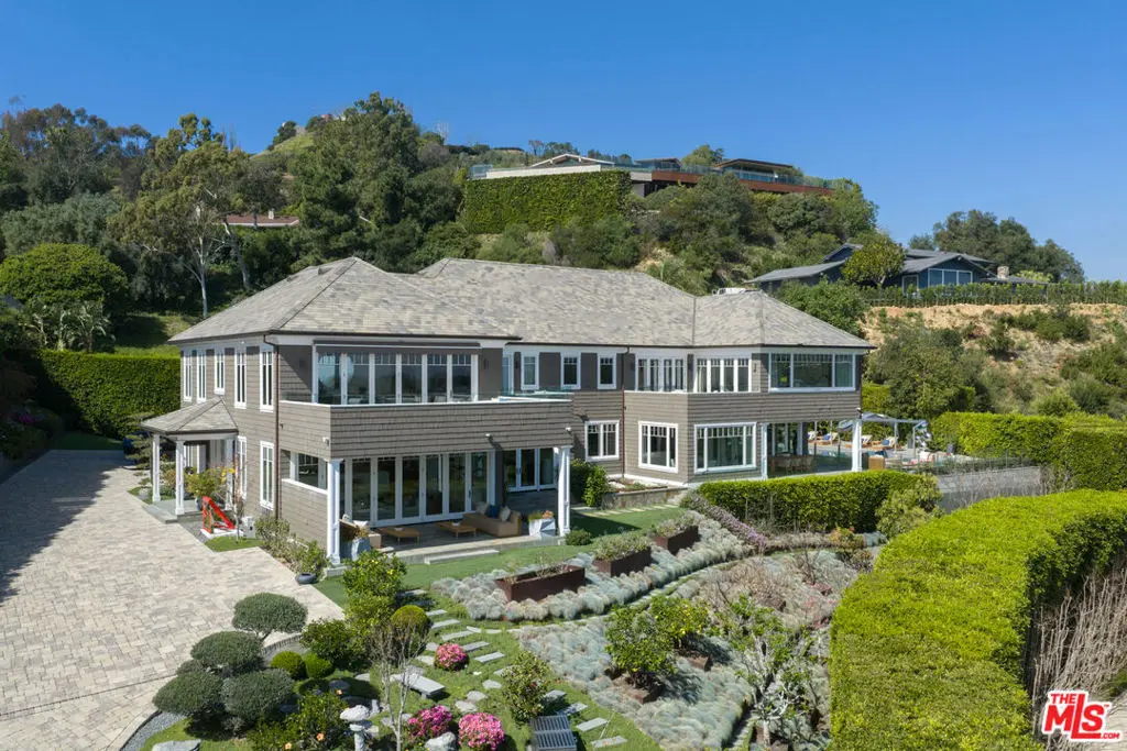1722 San Remo Drive, Pacific Palisades, CA — listing photo 1