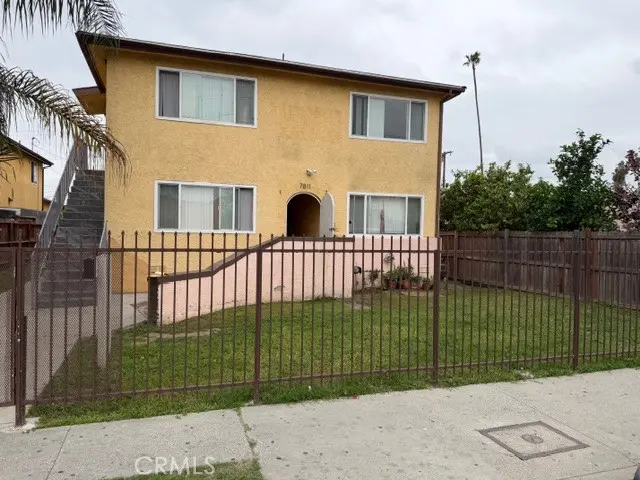 Residential Lease for rent at 7811 S San Pedro 4, Los Angeles, Los Angeles County, CA featuring 3 beds and 1 bath