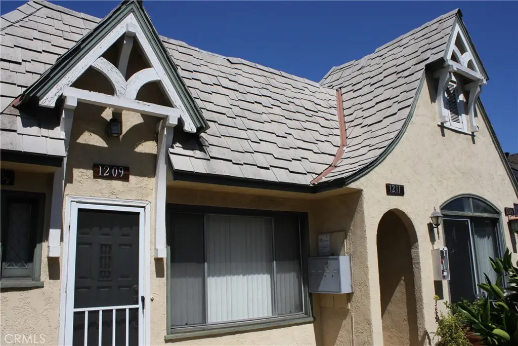 Apartment for sale at 1209 Hyperion Avenue, Los Angeles, CA