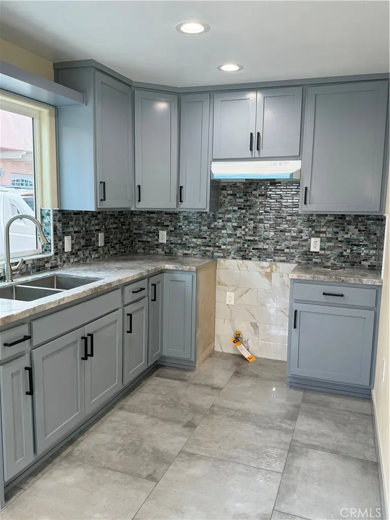 Residential Lease for rent at 3538 1/4 W 108TH Street 3538 1/4, Inglewood, Los Angeles County, CA featuring 1 bed and 1 bath