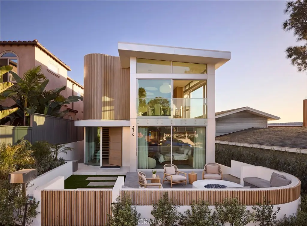 Residential Lease for rent at 316 24th Street, Hermosa Beach, Los Angeles County, CA featuring 5 beds and 7 baths