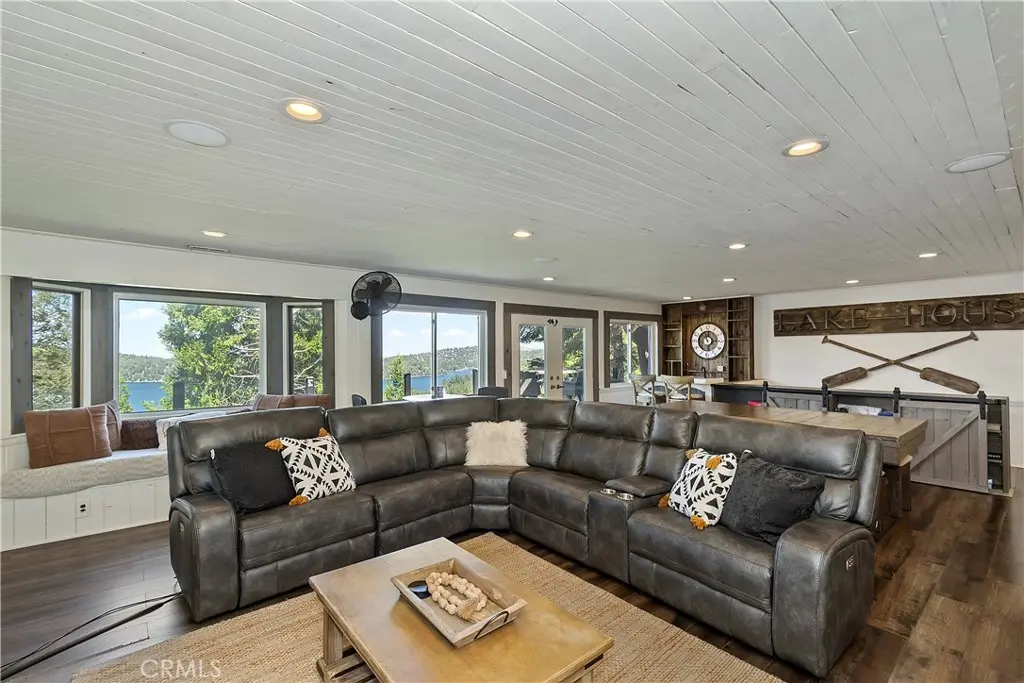 533 Sunderland Court, Lake Arrowhead, CA — listing photo 1