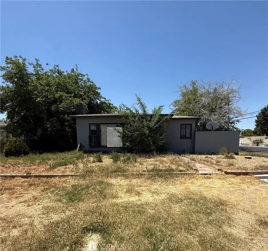Single Family Residence for sale at 44353 Kirkland, Lancaster, CA featuring 3 beds and 2 baths