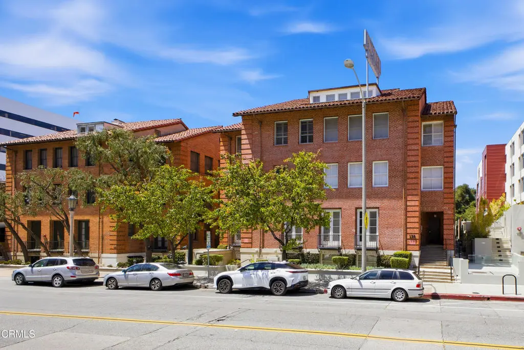 139 S Los Robles Avenue 205, Pasadena, CA — listing photo 1