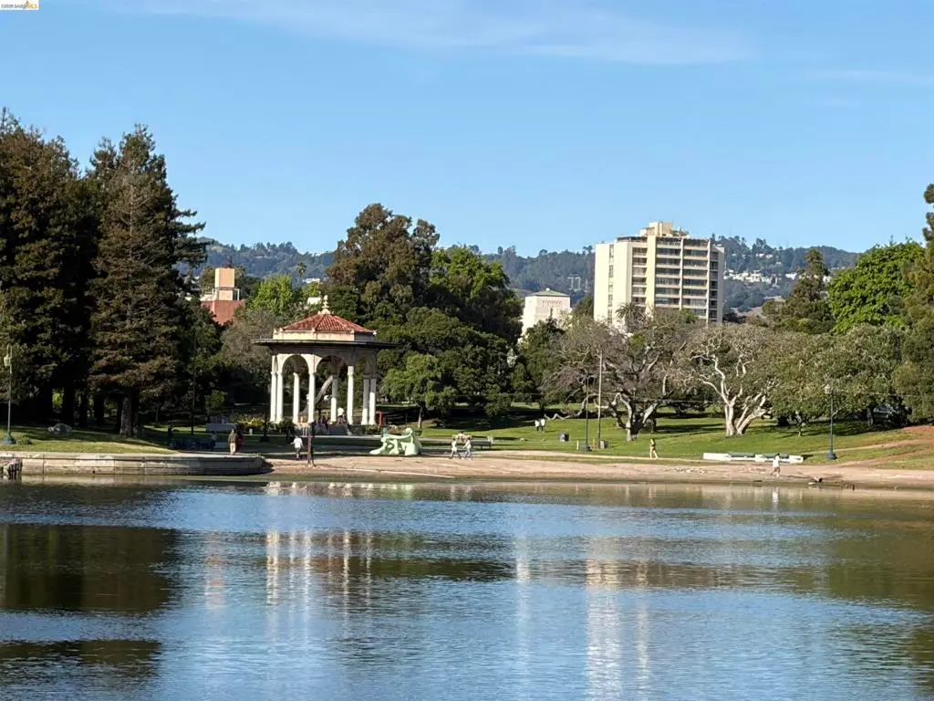 Condominium for sale at 151 Lakeside Dr. 110, Oakland, CA and 1 bath