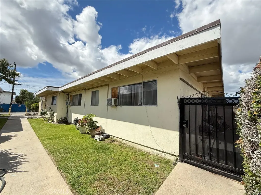Quadruplex for sale at 7596 Fillmore, Buena Park, CA