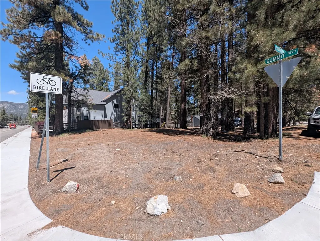689 Summit Boulevard, Big Bear Lake, CA — listing photo 1