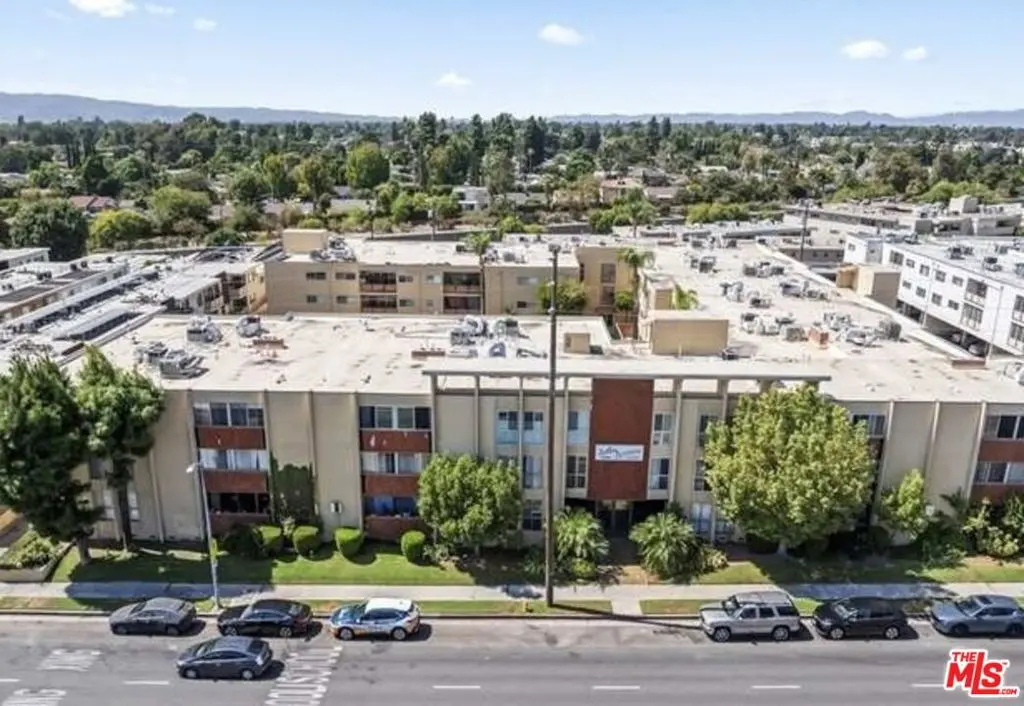 6225 Coldwater Canyon Avenue 112, North Hollywood, CA — listing photo 1