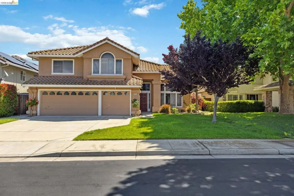Single Family Residence for sale at 1826 Pelican Ct, Tracy, CA featuring 4 beds and 3 baths