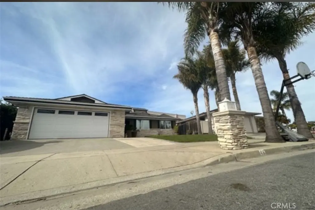 Single Family Residence for rent at 48 Jeanette Way, Watsonville, CA featuring 3 beds and 2 baths