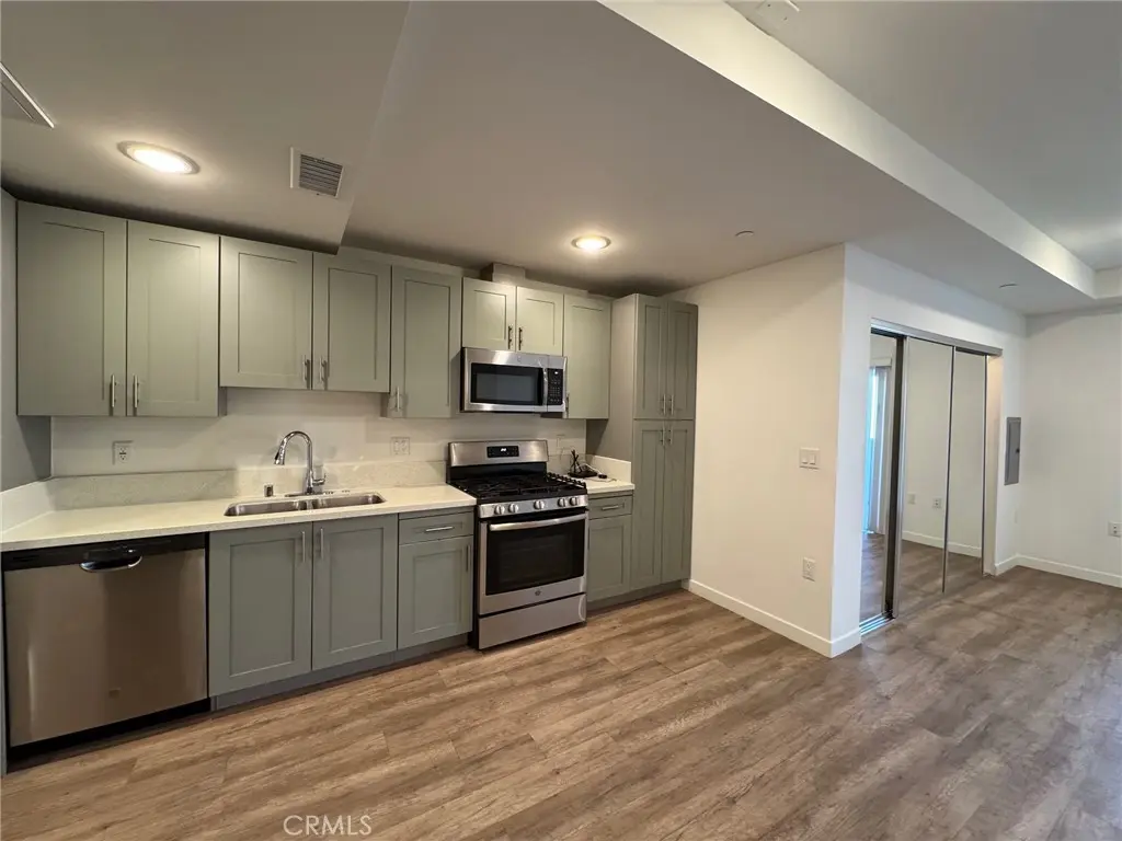 Apartment for rent at 1025 S Berendo Street 404, Los Angeles, CA and 1 bath