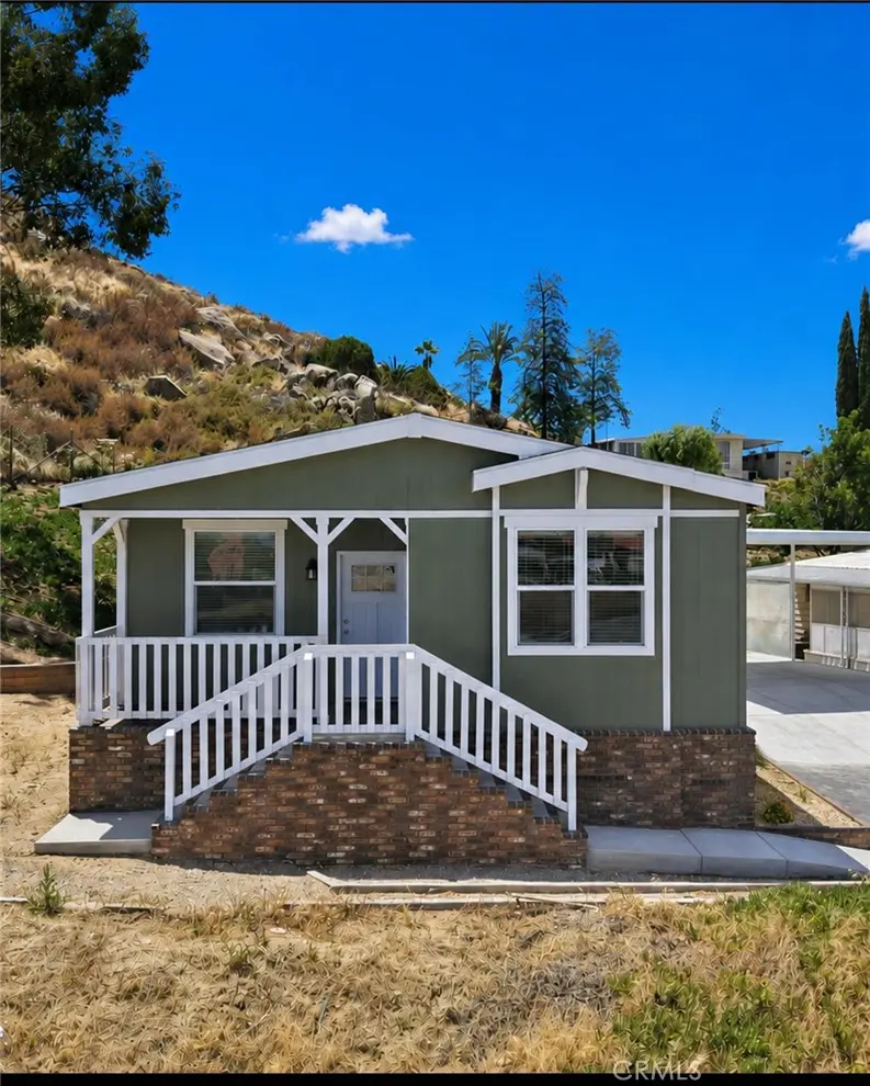 Manufactured In Park for sale at 1536 S state Street 112, Hemet, CA featuring 3 beds and 2 baths