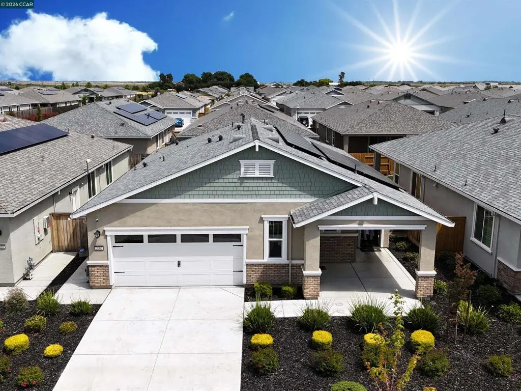 Single Family Residence for sale at 2080 Park Pl, Rio Vista, CA featuring 2 beds and 3 baths
