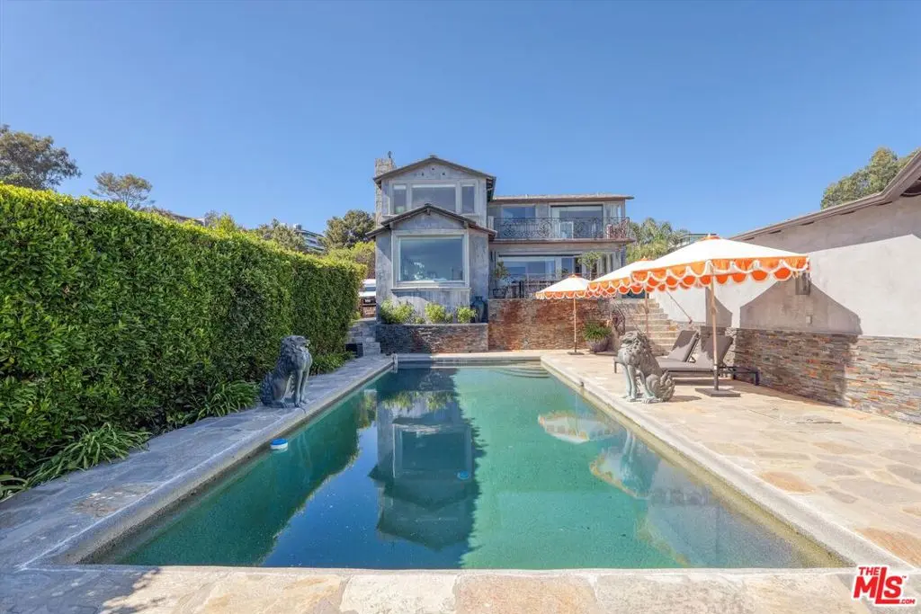 Single Family Residence for rent at 1300 Summitridge Drive, Beverly Hills, CA featuring 5 beds and 5 baths