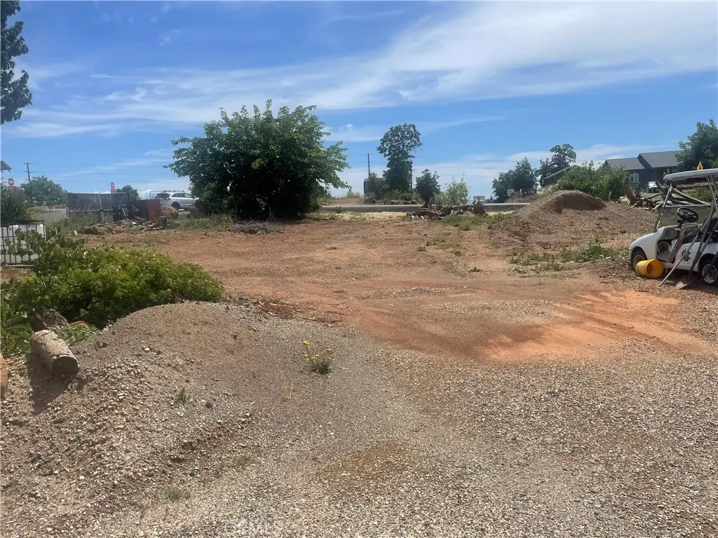5060 Russell Drive, Paradise, CA — listing photo 1