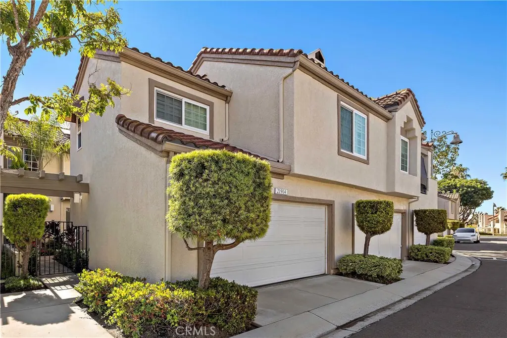 21914 Montagu, Mission Viejo, CA — listing photo 1