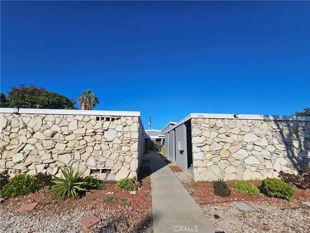 Apartment for sale at 2121 W Catalina, Anaheim, CA