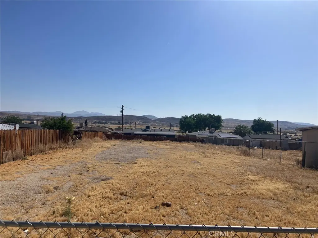 1457 Riverside Drive, Barstow, CA — listing photo 1