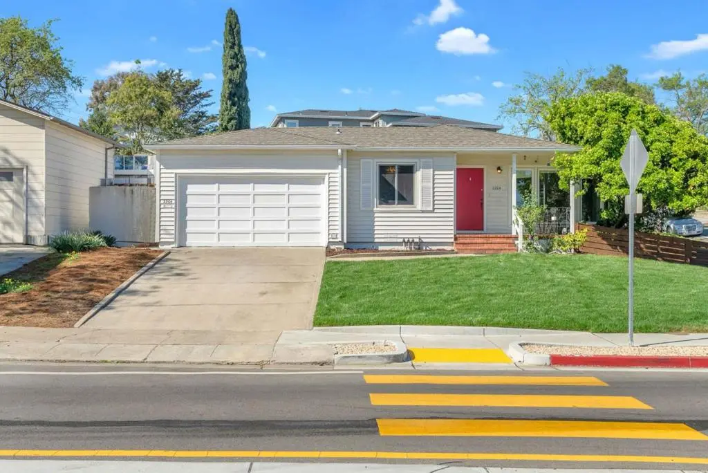 2204 Roosevelt Avenue, Redwood City, CA — listing photo 1