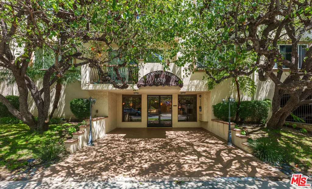 Condominium for sale at 1520 Camden Avenue 105, Los Angeles, CA featuring 3 beds and 3 baths