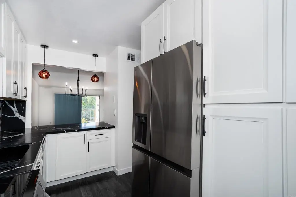 5700 Baltimore Drive 16, La Mesa, CA — listing photo 1