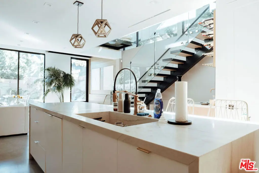 115 Park Place, Venice, CA — listing photo 1
