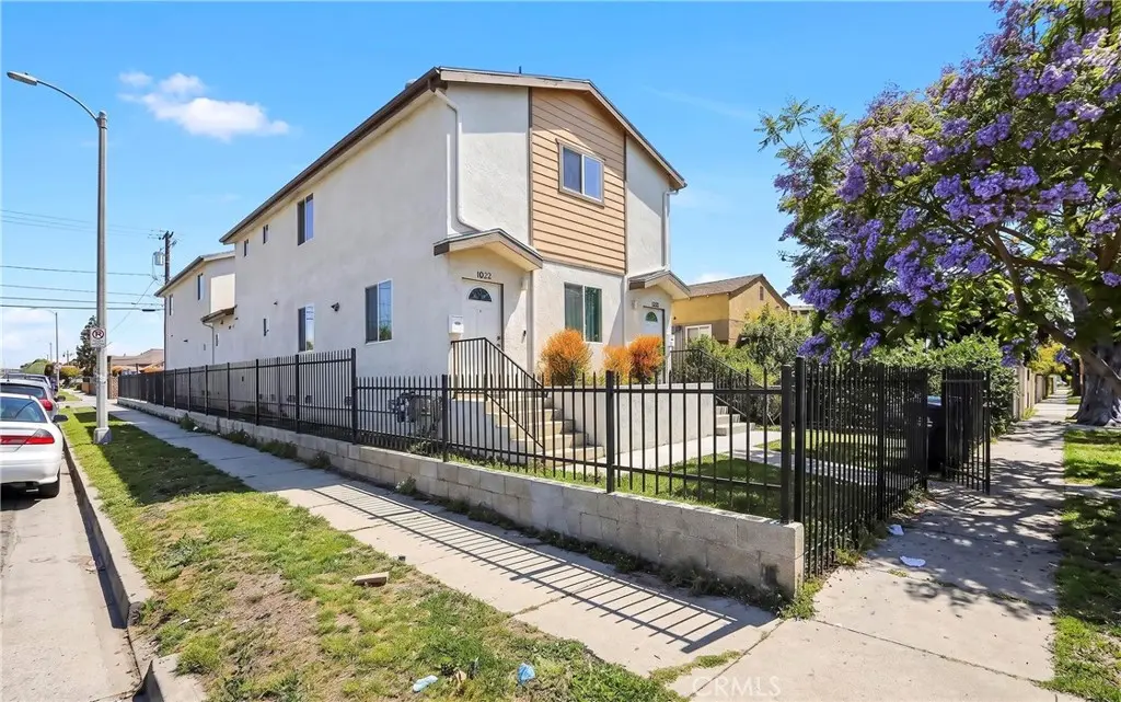Residential Lease for rent at 11227 Towne, Los Angeles, Los Angeles County, CA featuring 5 beds and 3 baths