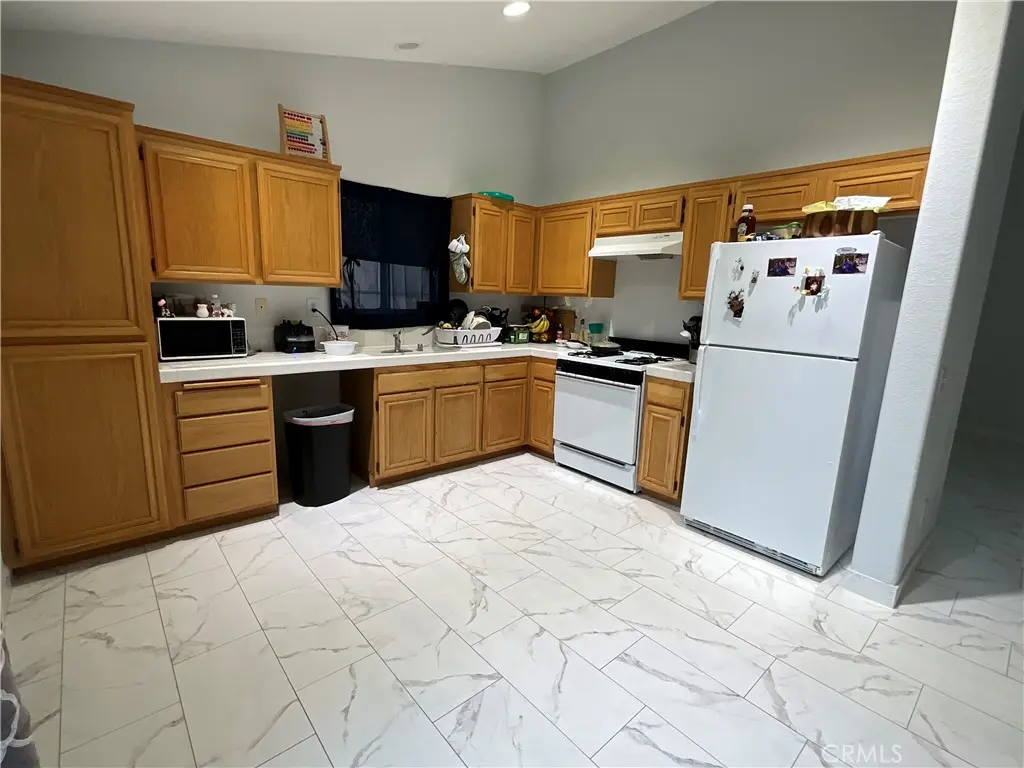 Residential Lease for rent at 13322 El Rio Lane, Desert Hot Springs, Riverside County, CA featuring 3 beds and 2 baths