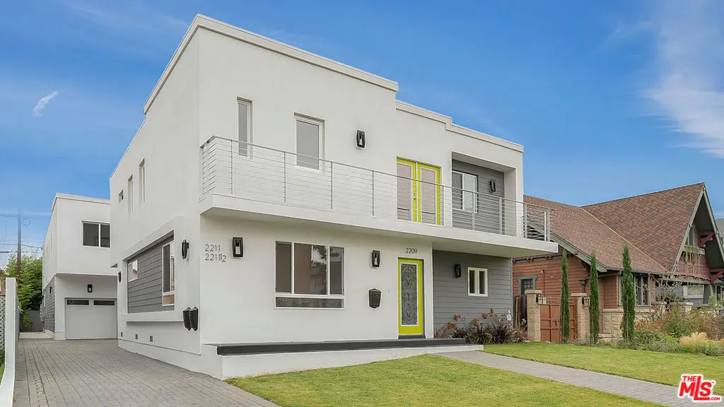 Residential Income for sale at 2209 6th Avenue, Los Angeles, CA featuring 12 beds and 15 baths