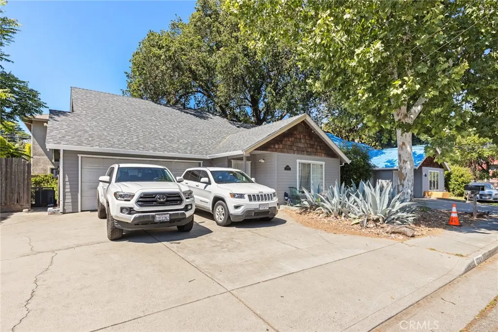 Duplex for sale at 1020 W 4th, Chico, CA