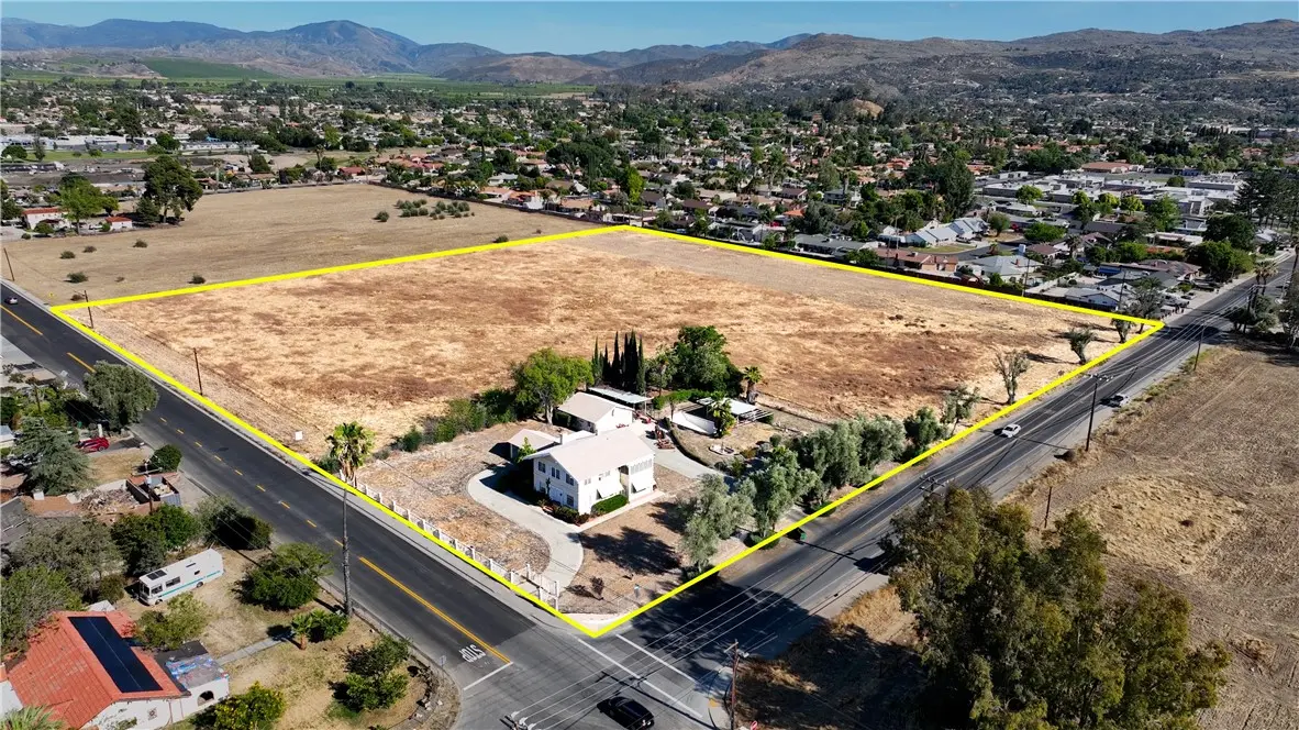 Single Family Residence for sale at 41531 Acacia, Hemet, CA featuring 4 beds and 3 baths