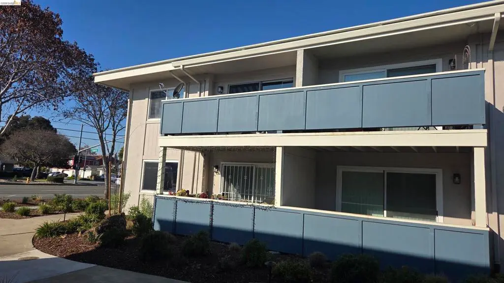 Condominium for sale at 38228 Paseo Padre Pkwy 18, Fremont, CA featuring 1 bed and 1 bath